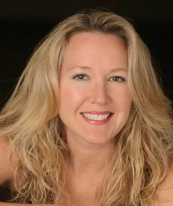 Author Lois Lavrisa